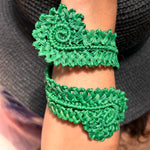 Load image into Gallery viewer, Brazalete Verde Cata en Palma de Iraca. Lo vi lo amé lo traje Colombia