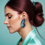 Load image into Gallery viewer, Aros ilustración Mariposa Morpho M en punta con pin