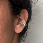 Load image into Gallery viewer, Aro cuff filigrana disco de plata. Lo vi lo amé lo traje Colombia