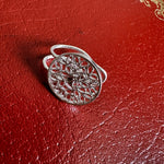 Load image into Gallery viewer, Aro cuff filigrana disco de plata. Lo vi lo amé lo traje Colombia