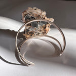 Load image into Gallery viewer, Brazalete Gran Cuarzo Ahumado y Baño Plata. Selecciones de viajes