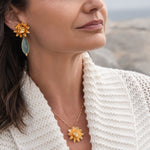 Load image into Gallery viewer, Collar Crisantemo y cadena enchapados en Oro