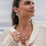 Load image into Gallery viewer, collar argolla pajarito flor con cadena