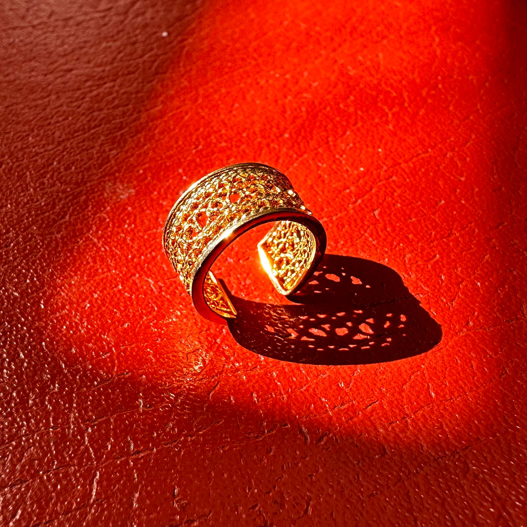 Aro cuff encaje filigrana plata baño oro. Lo vi lo amé lo traje Colombia