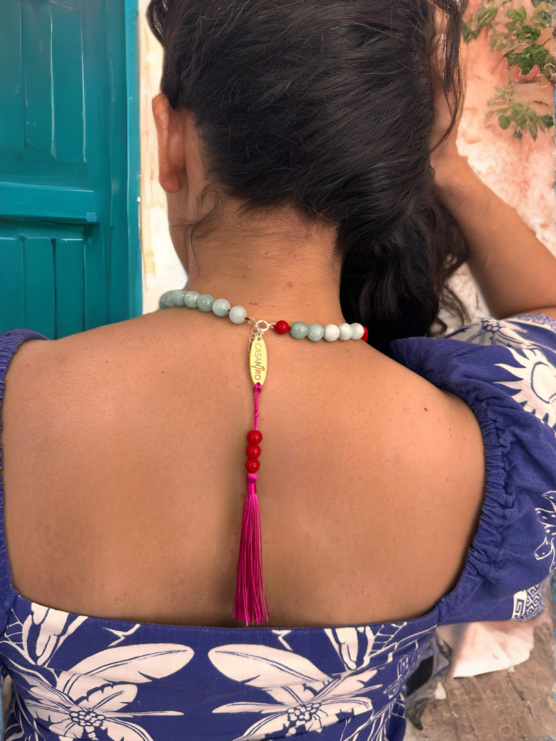 Collar Cangrejo tejido y piedras naturales.  Colección Carnaval