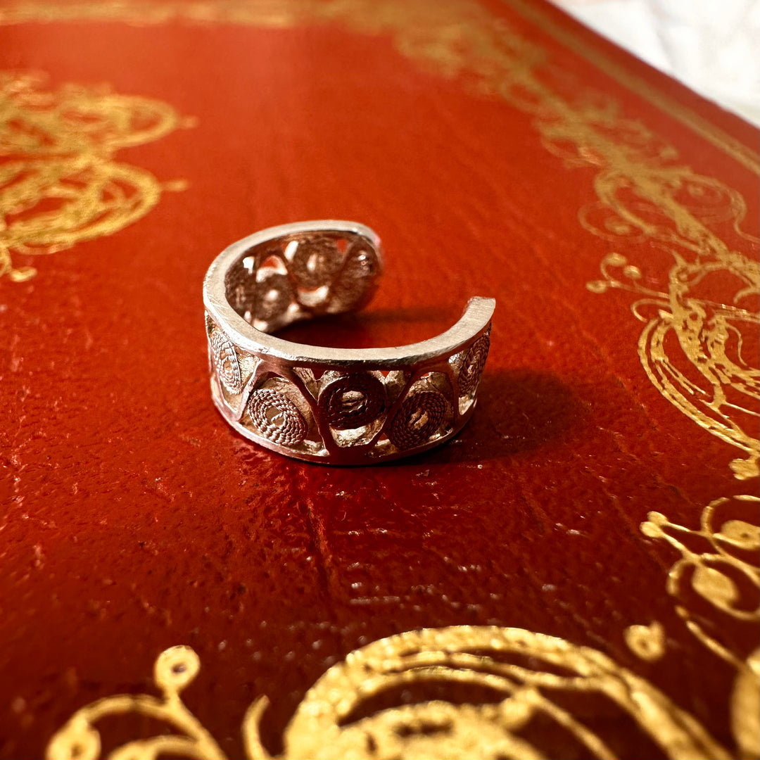 Aro cuff filigrana geometrías de plata. Lo vi lo amé lo traje Colombia