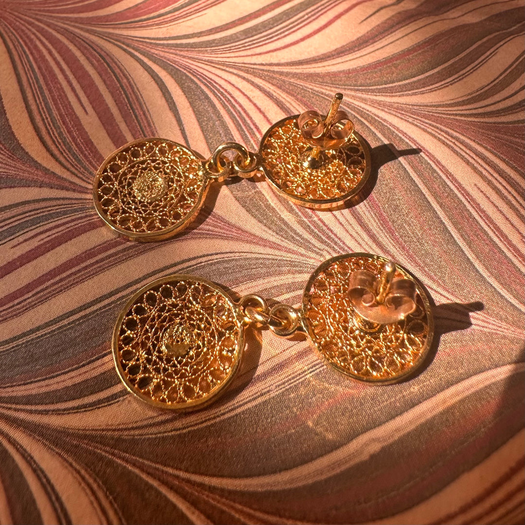 Aro 2 círculos filigrana plata baño oro 2. Lo vi lo amé lo traje Colombia