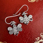 Load image into Gallery viewer, Aros Abeja filigrana plata. Lo vi lo amé lo traje Colombia