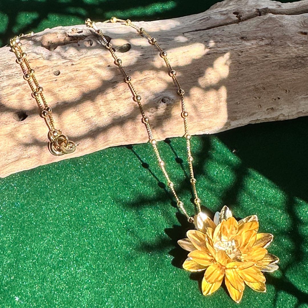 Collar Crisantemo y cadena enchapados en Oro