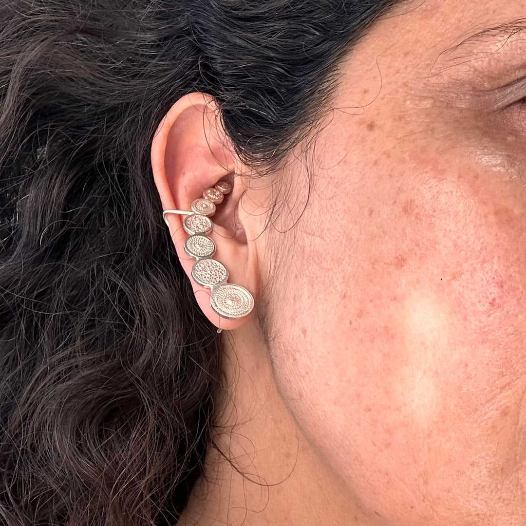 Aro cuff trepador círculos filigrana de plata. Lo vi lo amé lo traje Colombia