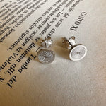 Load image into Gallery viewer, Aro mini círculo filigrana plata. Lo vi lo amé lo traje Colombia