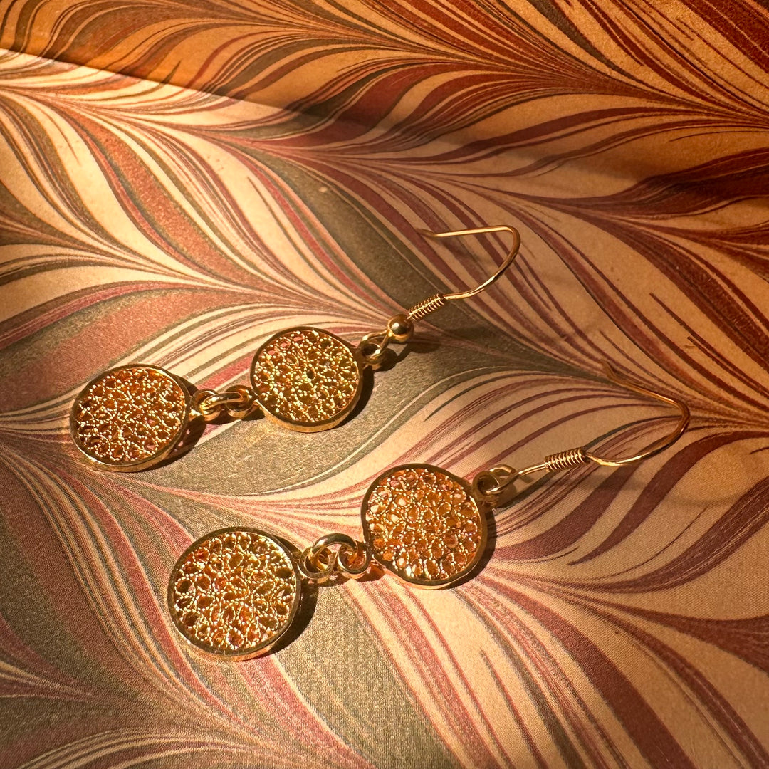 Aro 2 círculos filigrana plata baño oro gancho 1. Lo vi lo amé lo traje Colombia