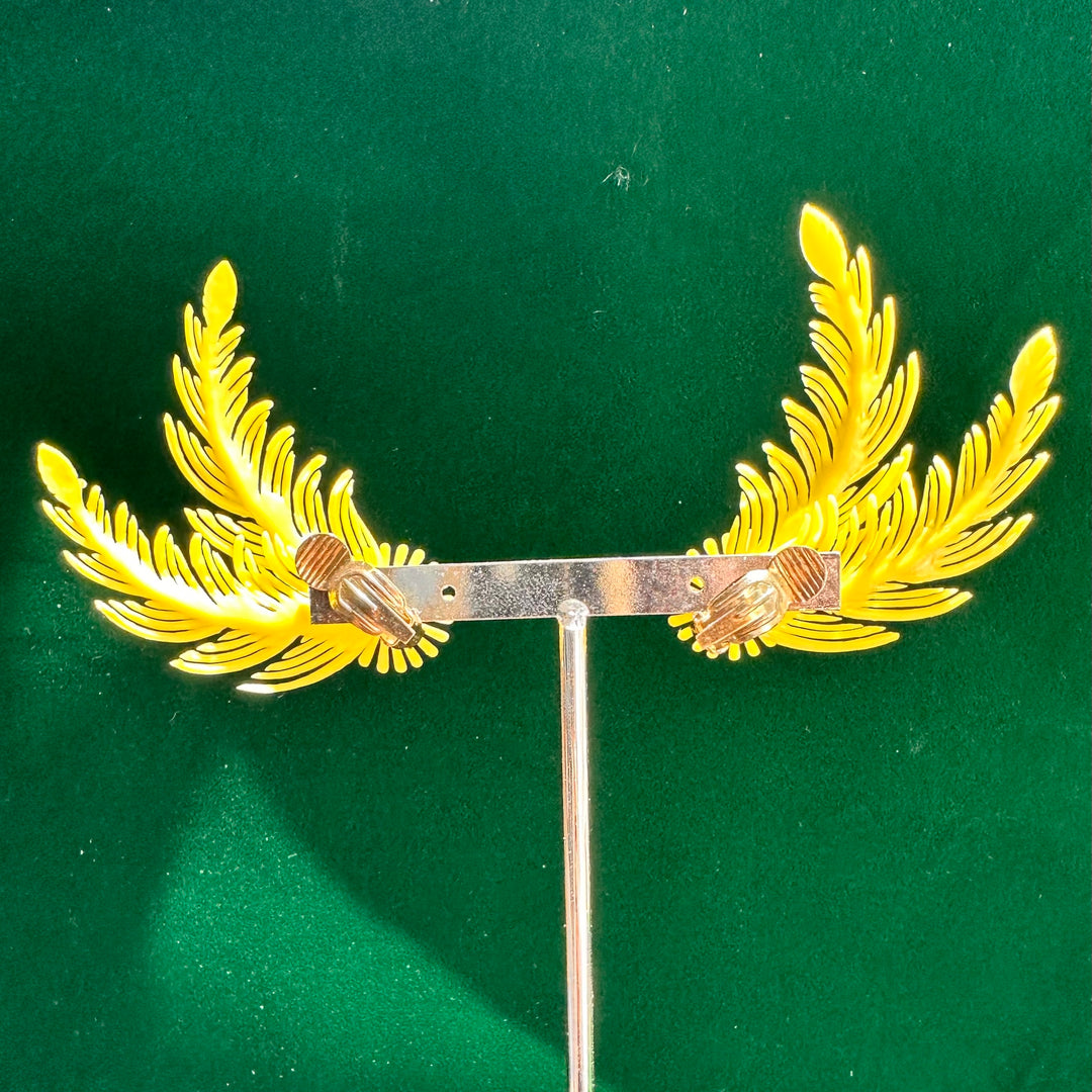 Aros Clip Plumas Florales Dobles Amarillos. Años 60
