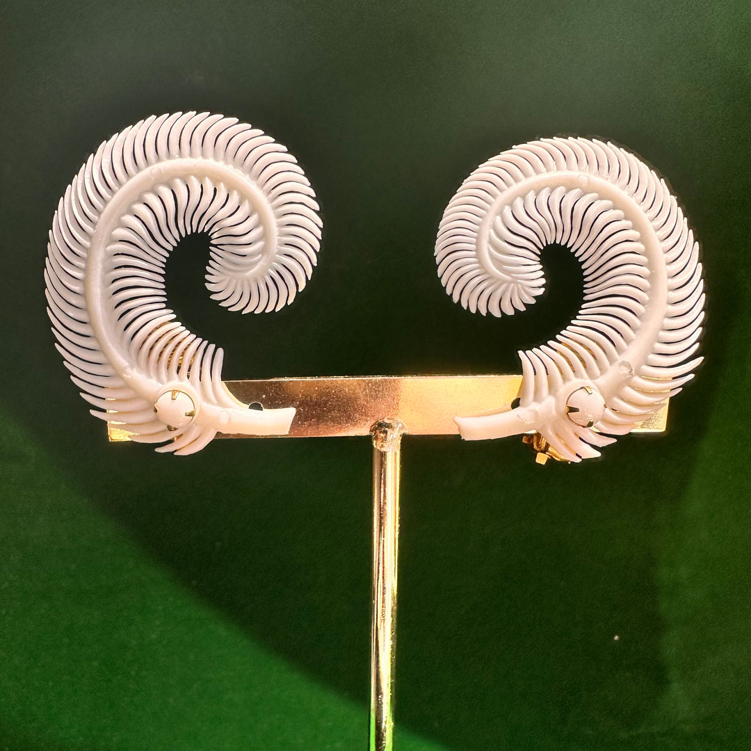 Aros Clip Pluma Blancos. Años 60