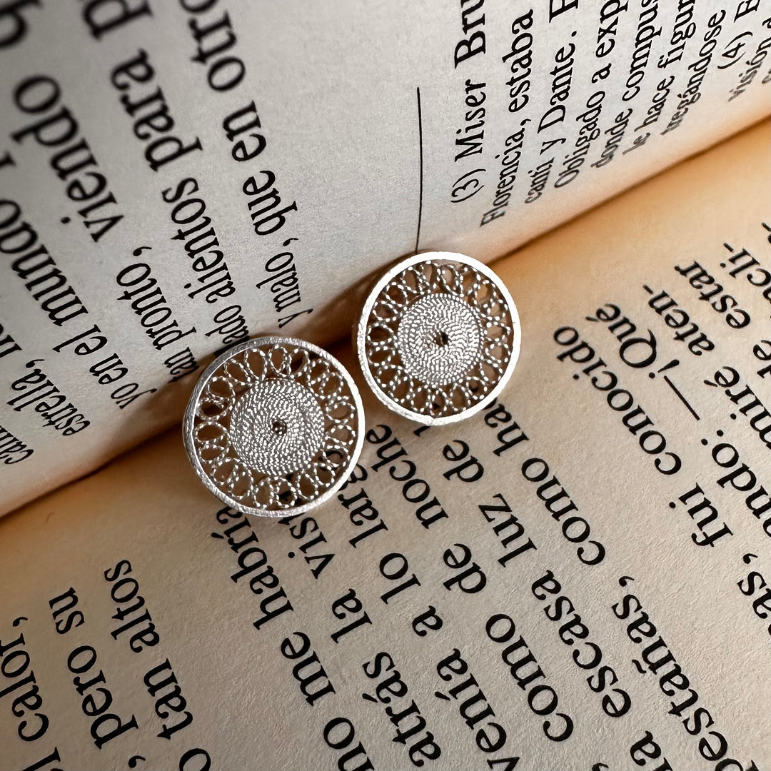 Aros círculo filigrana plata 1cm. Lo vi lo amé lo traje Colombia