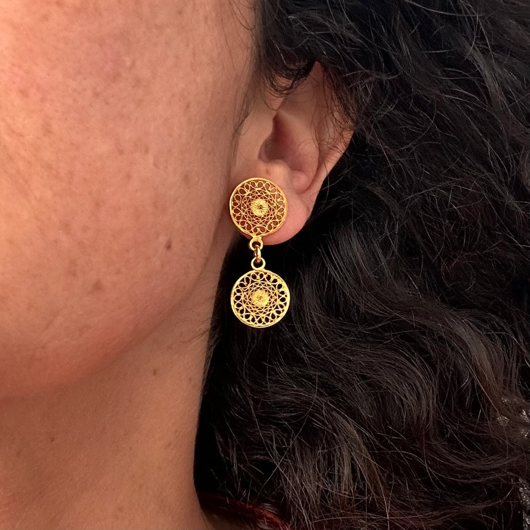 Aro 2 círculos filigrana plata baño oro 1. Lo vi lo amé lo traje Colombia