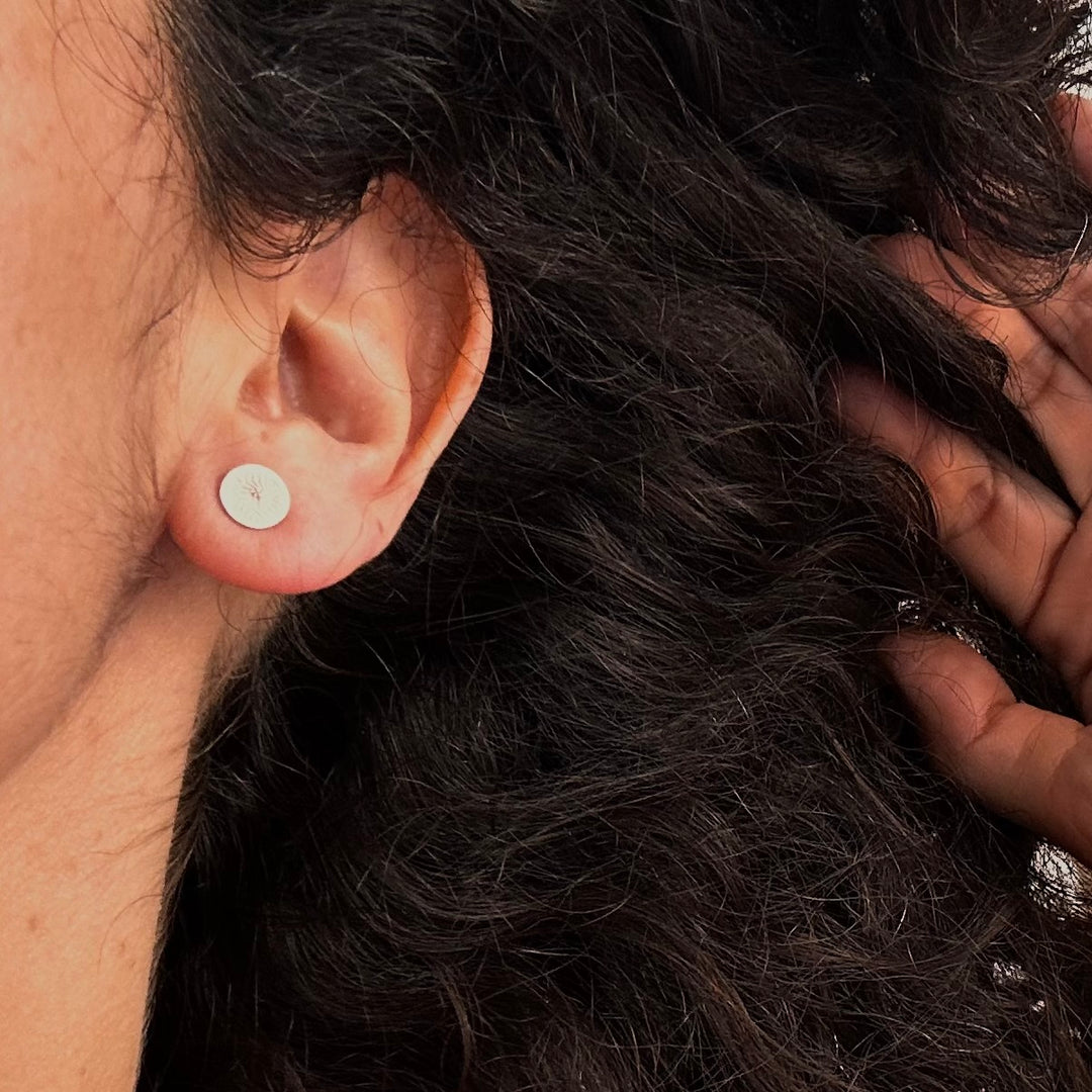 Aro mini círculo filigrana plata. Lo vi lo amé lo traje Colombia