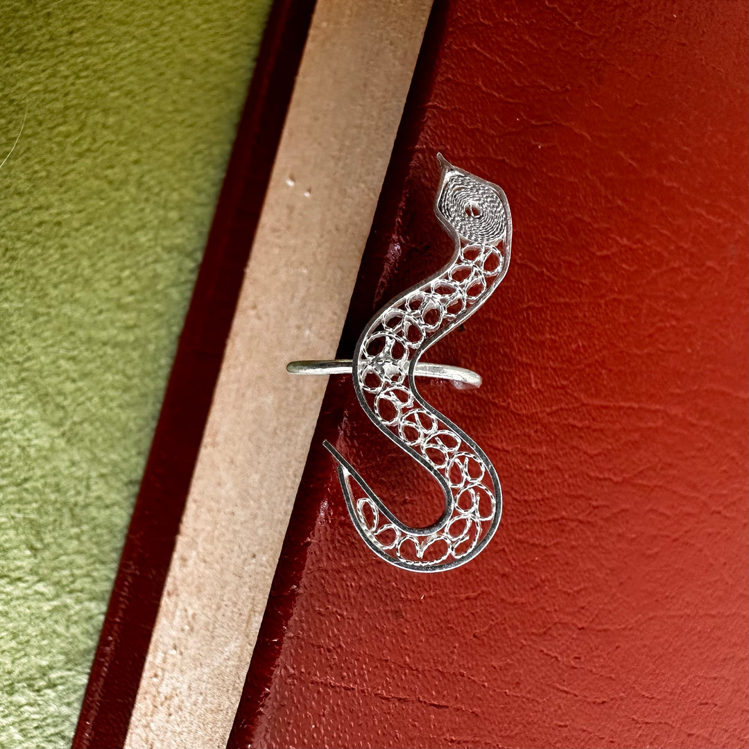 Aro cuff filigrana serpiente de plata. Lo vi lo amé lo traje Colombia