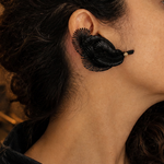 Load image into Gallery viewer, Aros Clip Pluma Negra Maxi. Años 60