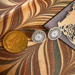 Load image into Gallery viewer, Aros círculo filigrana plata 1cm. Lo vi lo amé lo traje Colombia