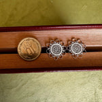 Load image into Gallery viewer, Aro círculo encaje filigrana plata. Lo vi lo amé lo traje Colombia