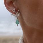 Load image into Gallery viewer, Silver fern solitaire earring with cuff and chain
