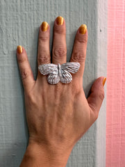 Anillo Gran Mariposa Posada. Plata, ajustable