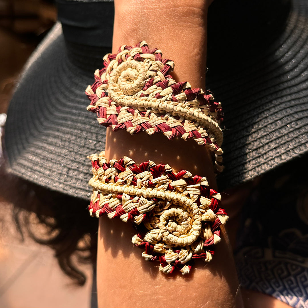 Brazalete Natural borde Chocolate en Palma de Iraca. Lo vi lo amé lo traje Colombia