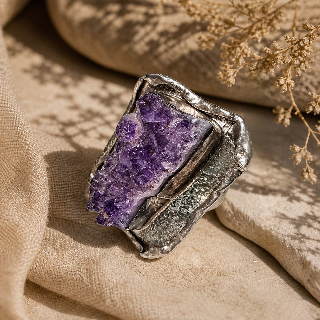 Anillo Plata y Amatista en bruto. Ajustable. Único