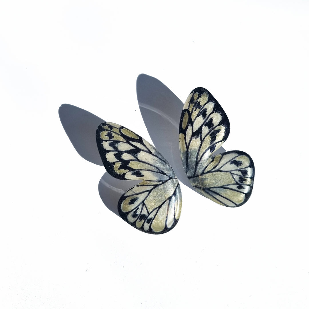 Hoops Illustration Half Butterfly Tatochila M with pin