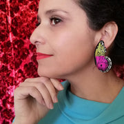 Aros Ilustración Media Mariposa M Fucsia y Verde con Pin