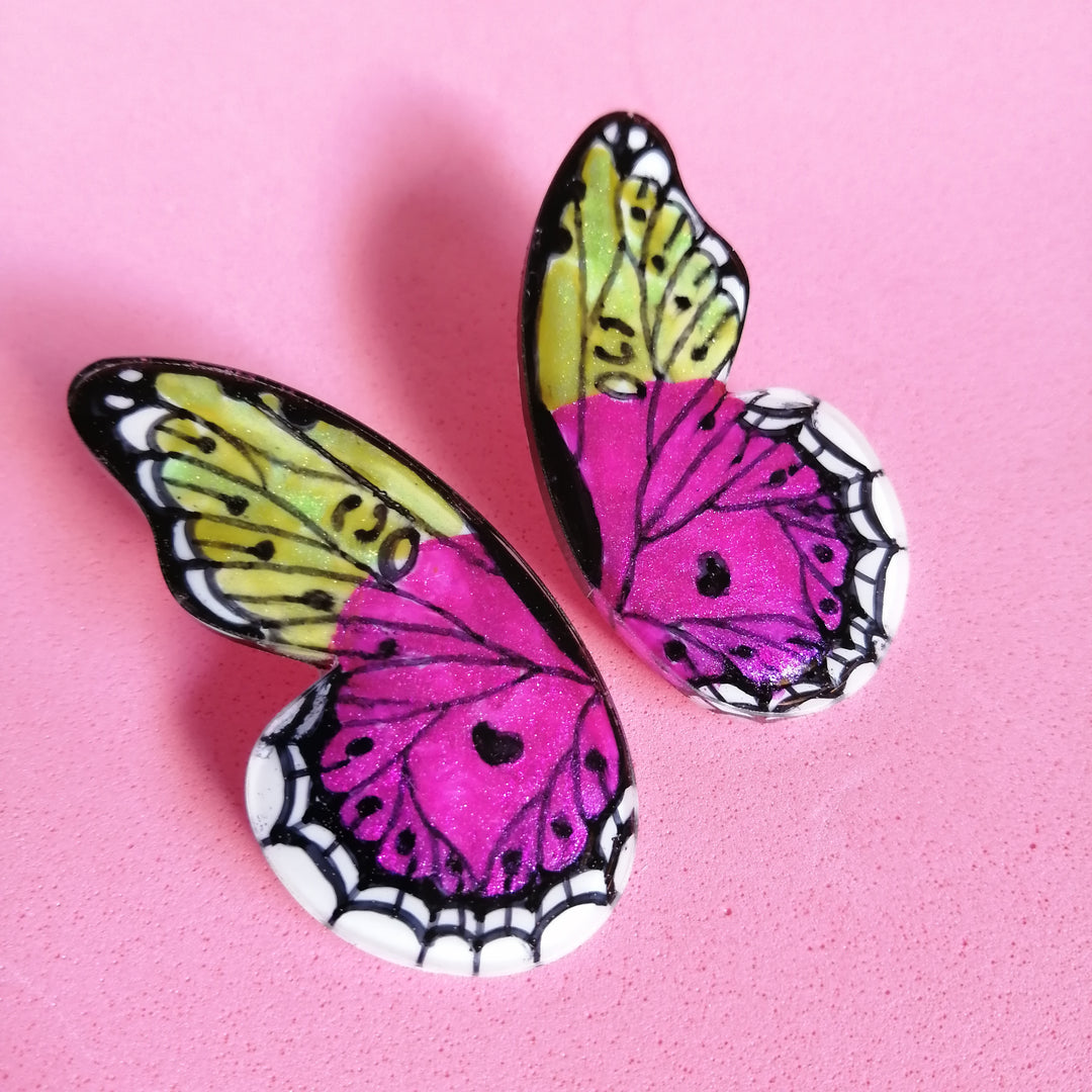 Hoops Illustration Half Butterfly M Fuchsia and Green with Pin