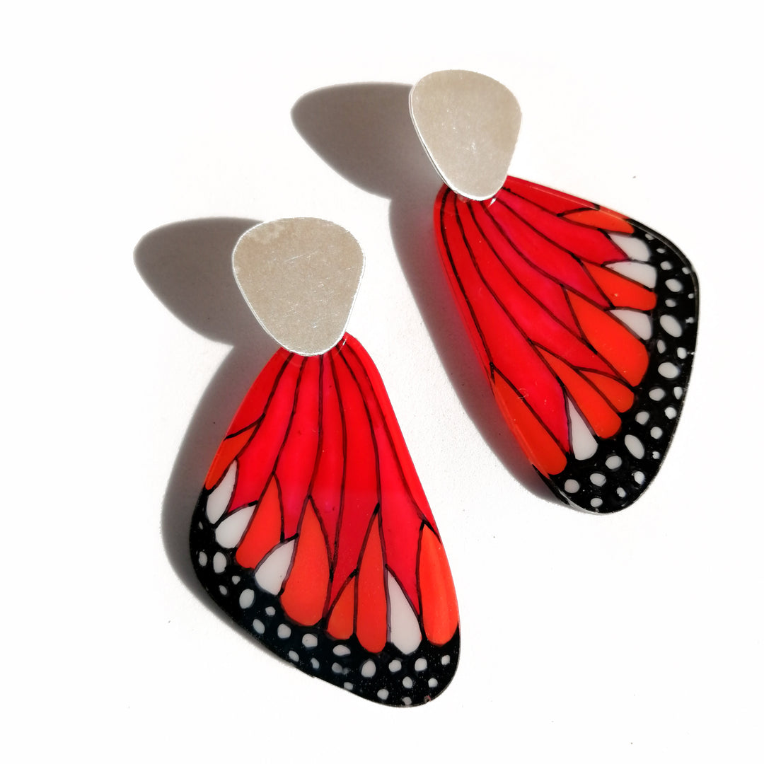 Aros Ilustración Ala Grande Mariposa Monarca con Uñeta de Plata