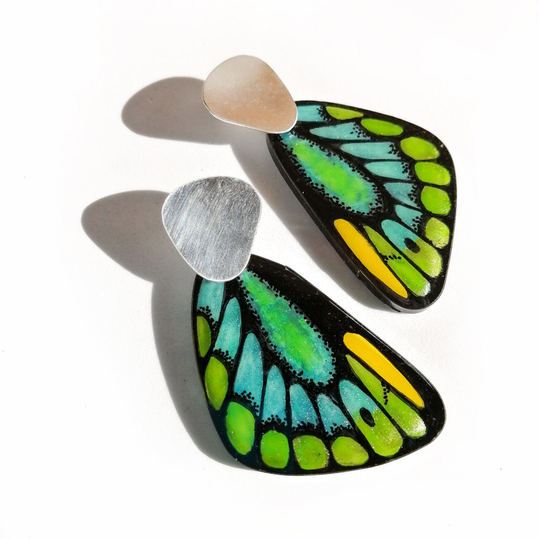 Aros Ilustración Mariposa Grande Ala de Pájaro con uñeta de plata