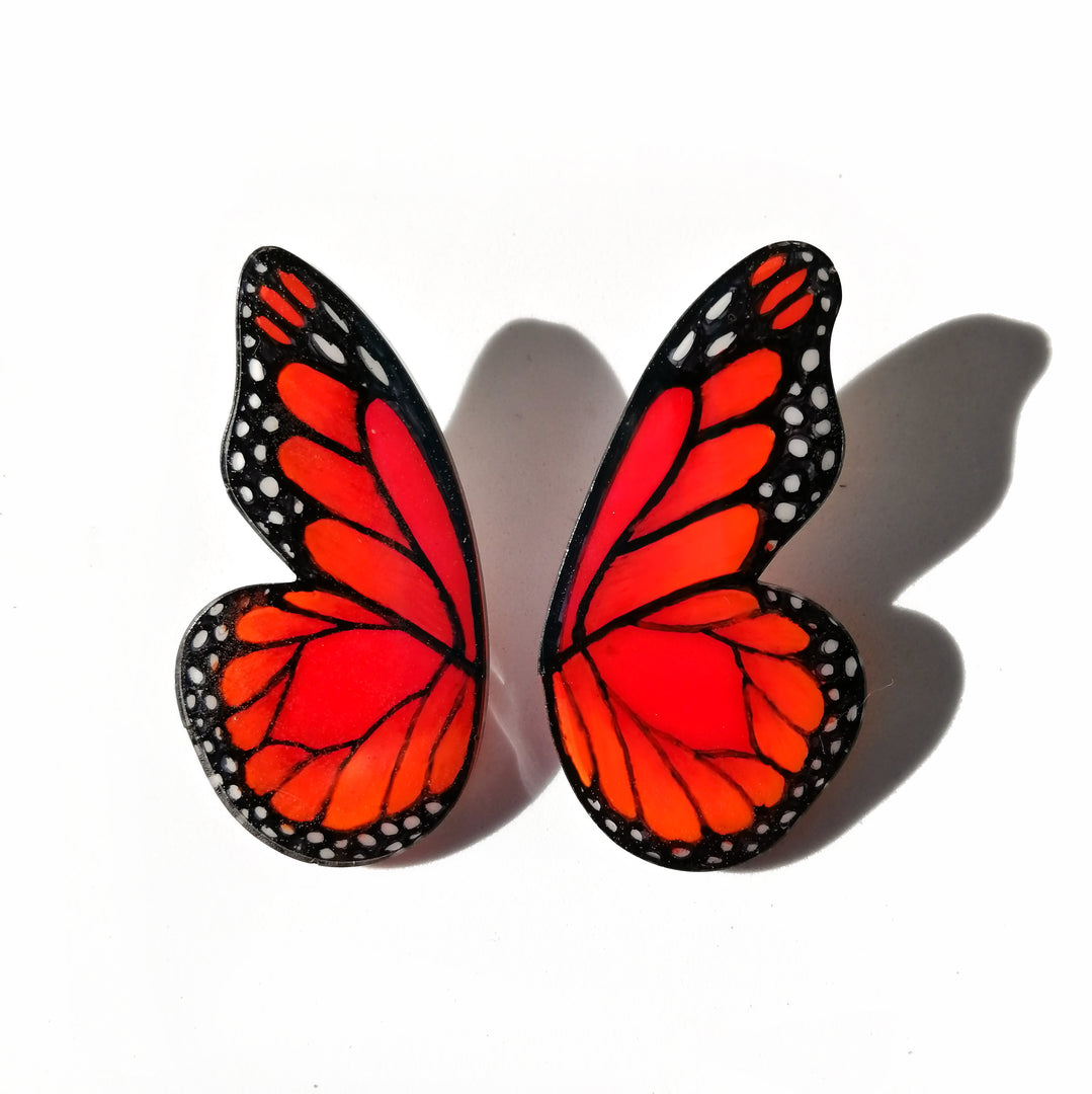 Aros Ilustración Mitad Mariposa Monarca M con pin