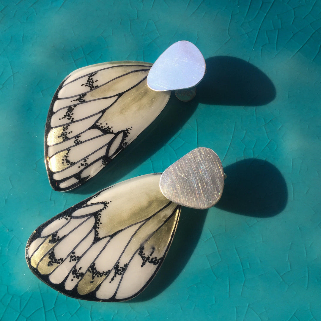 Aros Ilustración Ala Grande Mariposa Tatochila con Uñeta de plata